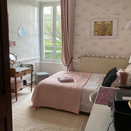 Bed and Breakfast Le Trianon Le Bourgneuf-la-Foret Экстерьер фото